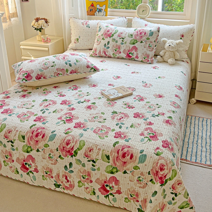 91家纺网 家纺一手货源 找家纺 羽爱家纺 2025新款A类13372全棉印花砂洗床盖套件 春日序