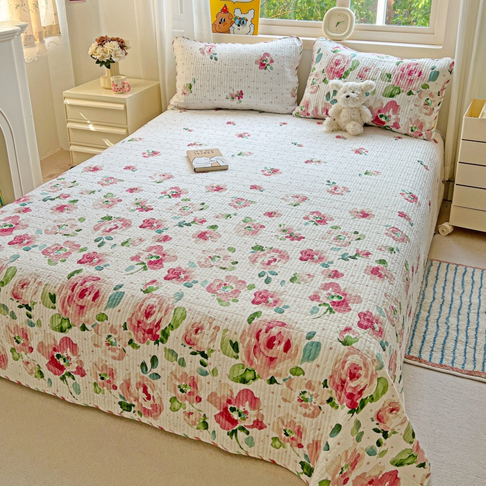 91家纺网 家纺一手货源 找家纺 羽爱家纺 2025新款A类13372全棉印花砂洗床盖套件 春日序