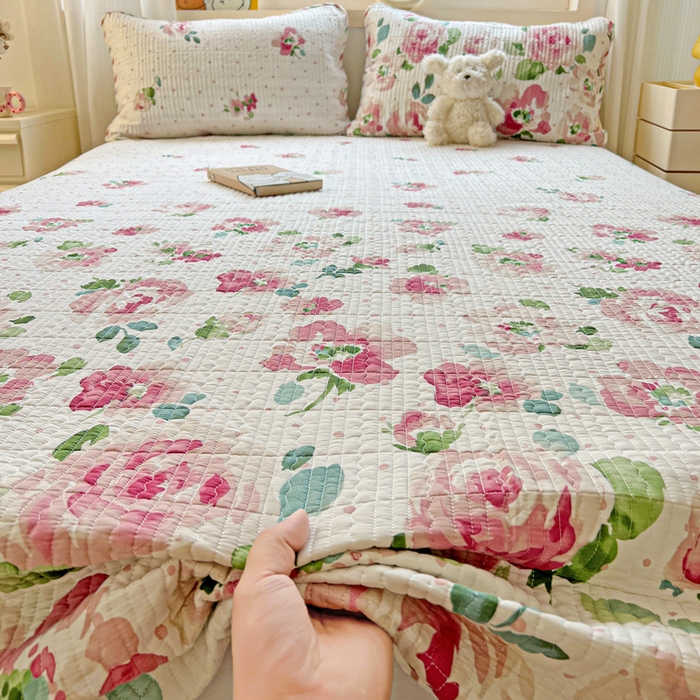 91家纺网 家纺一手货源 找家纺 羽爱家纺 2025新款A类13372全棉印花砂洗床盖套件 春日序