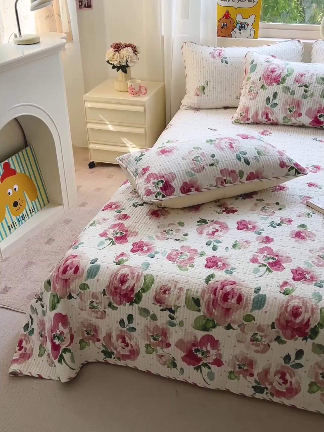 91家纺网 家纺一手货源 找家纺 羽爱家纺 2025新款A类13372全棉印花砂洗床盖套件 春日序