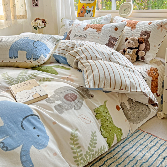 91家纺网 家纺一手货源 找家纺 羽爱家纺 2025新款A类13372全棉印花砂洗床盖套件 动物森林