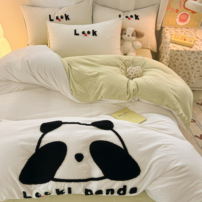 91家纺网 家纺一手货源 找家纺 多乐家纺 2025新款超柔加厚有氧提花针织小竺棉绣花四件套(提供买家秀） 大脸猫-白绿