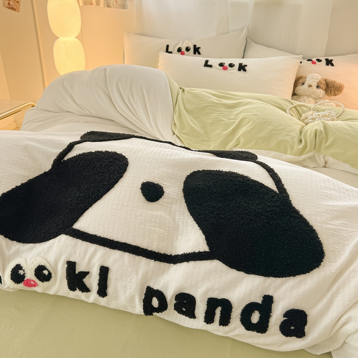 91家纺网 家纺一手货源 找家纺 多乐家纺 2025新款超柔加厚有氧提花针织小竺棉绣花四件套(提供买家秀） 大脸猫-白绿