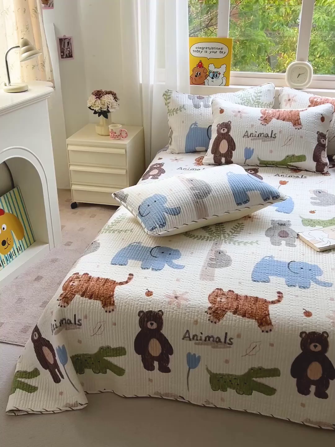 91家纺网 家纺一手货源 找家纺 羽爱家纺 2025新款A类13372全棉印花砂洗床盖套件 动物森林