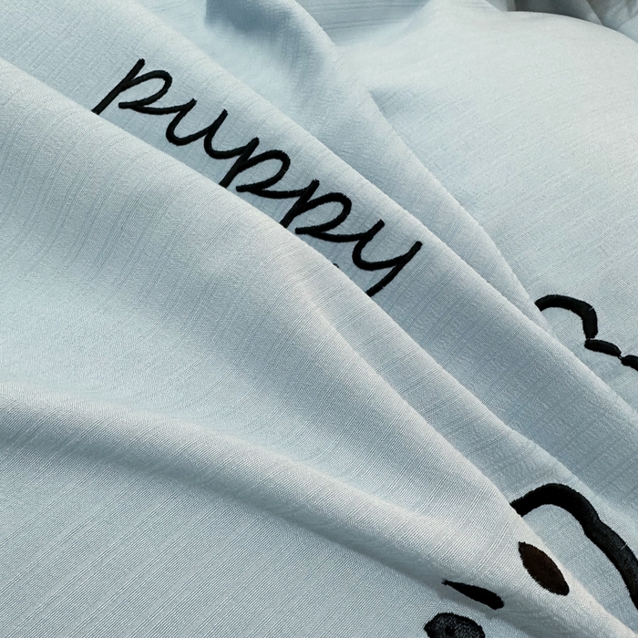 91家纺网 家纺一手货源 找家纺 多乐家纺 2025新款超柔加厚有氧提花针织小竺棉绣花四件套(提供买家秀） 小白-蓝灰