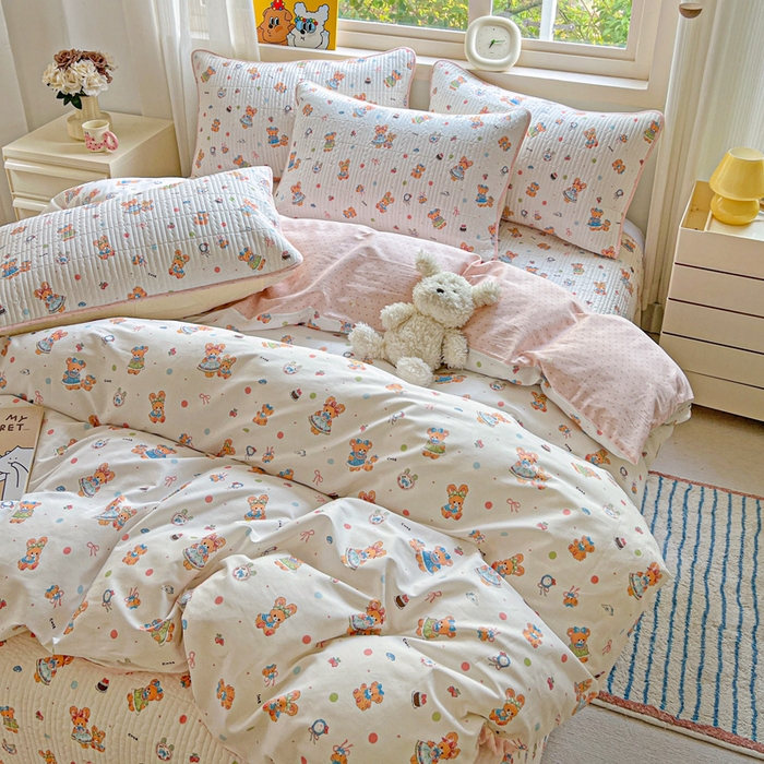 91家纺网 家纺一手货源 找家纺 羽爱家纺 2025新款A类13372全棉印花砂洗床盖套件 好朋友