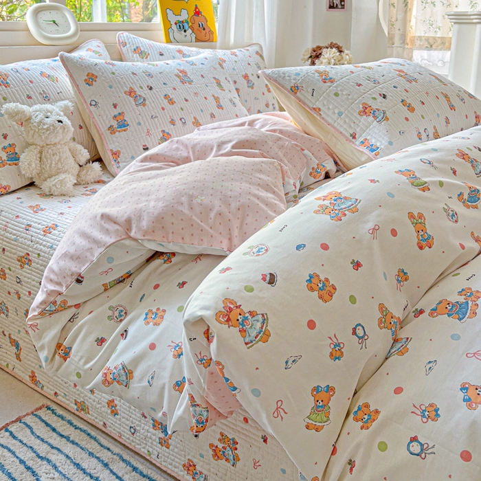 91家纺网 家纺一手货源 找家纺 羽爱家纺 2025新款A类13372全棉印花砂洗床盖套件 好朋友