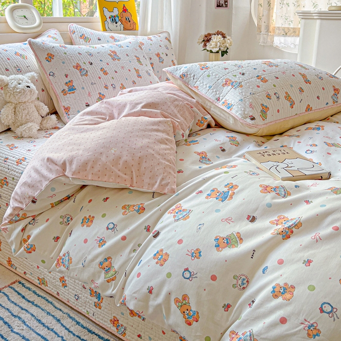 91家纺网 家纺一手货源 找家纺 羽爱家纺 2025新款A类13372全棉印花砂洗床盖套件 好朋友