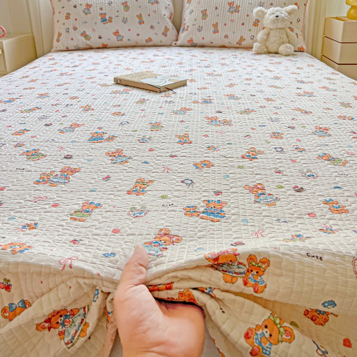 91家纺网 家纺一手货源 找家纺 羽爱家纺 2025新款A类13372全棉印花砂洗床盖套件 好朋友