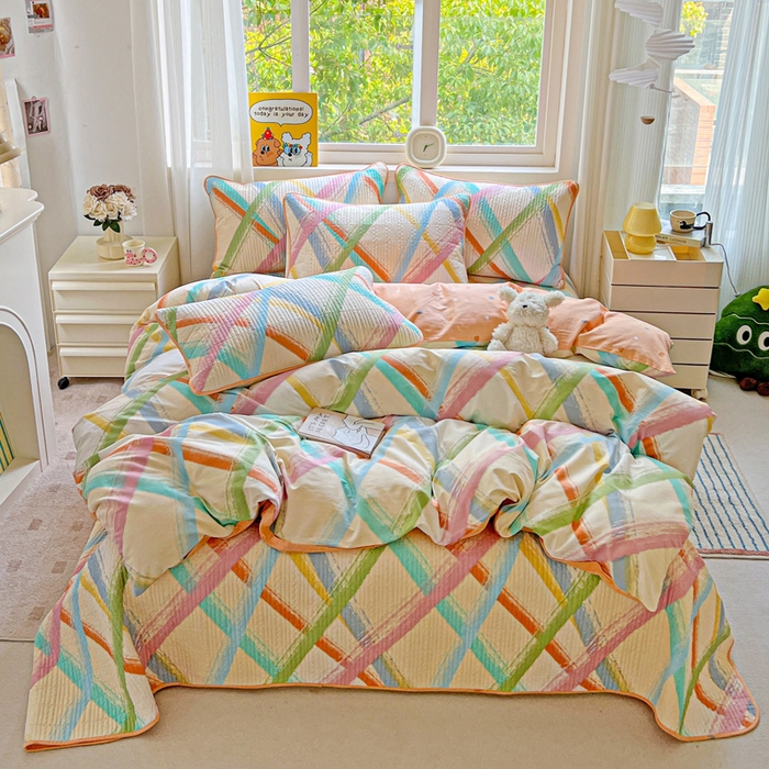 91家纺网 家纺一手货源 找家纺 羽爱家纺 2025新款A类13372全棉印花砂洗床盖套件 花火派对