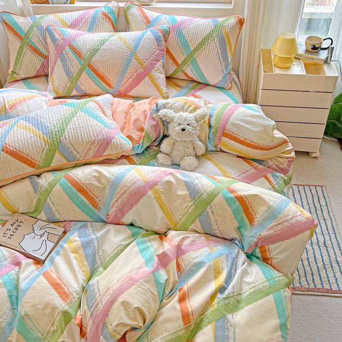 91家纺网 家纺一手货源 找家纺 羽爱家纺 2025新款A类13372全棉印花砂洗床盖套件 花火派对