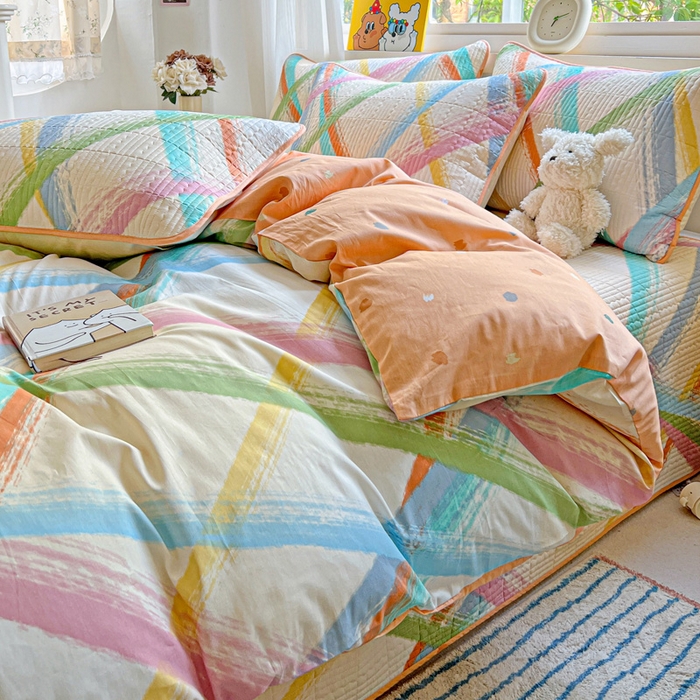 91家纺网 家纺一手货源 找家纺 羽爱家纺 2025新款A类13372全棉印花砂洗床盖套件 花火派对