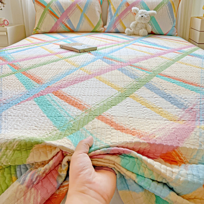 91家纺网 家纺一手货源 找家纺 羽爱家纺 2025新款A类13372全棉印花砂洗床盖套件 花火派对