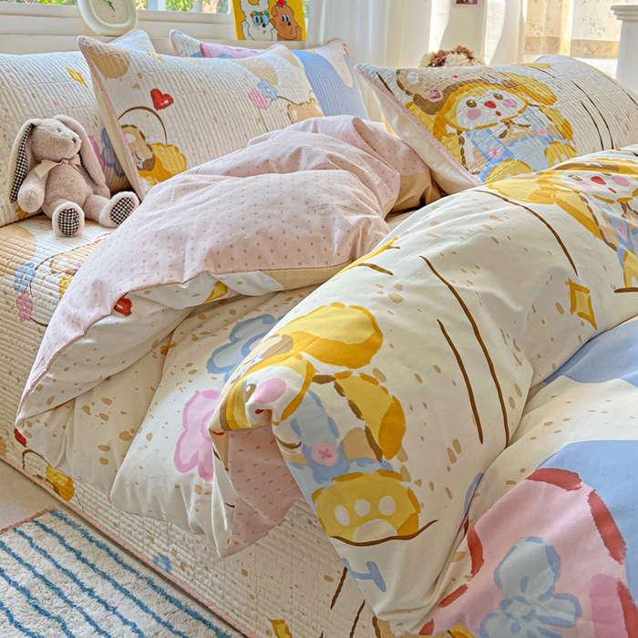 91家纺网 家纺一手货源 找家纺 羽爱家纺 2025新款A类13372全棉印花砂洗床盖套件 可爱巴熊