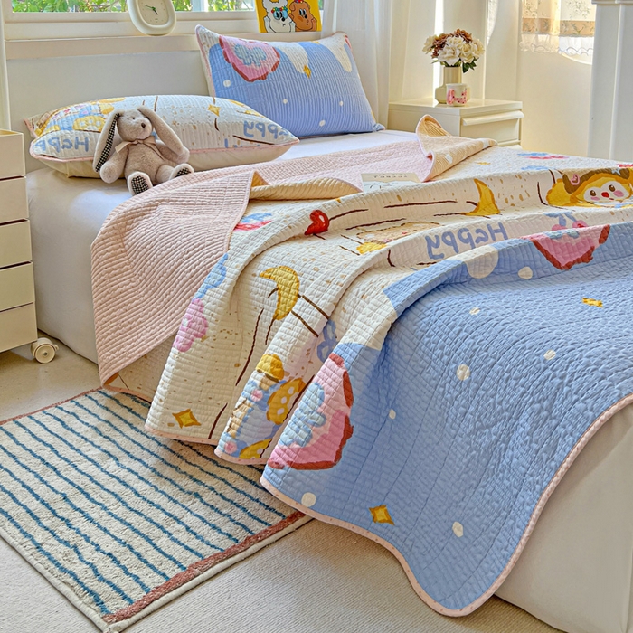 91家纺网 家纺一手货源 找家纺 羽爱家纺 2025新款A类13372全棉印花砂洗床盖套件 可爱巴熊