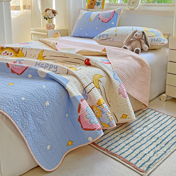 91家纺网 家纺一手货源 找家纺 羽爱家纺 2025新款A类13372全棉印花砂洗床盖套件 可爱巴熊