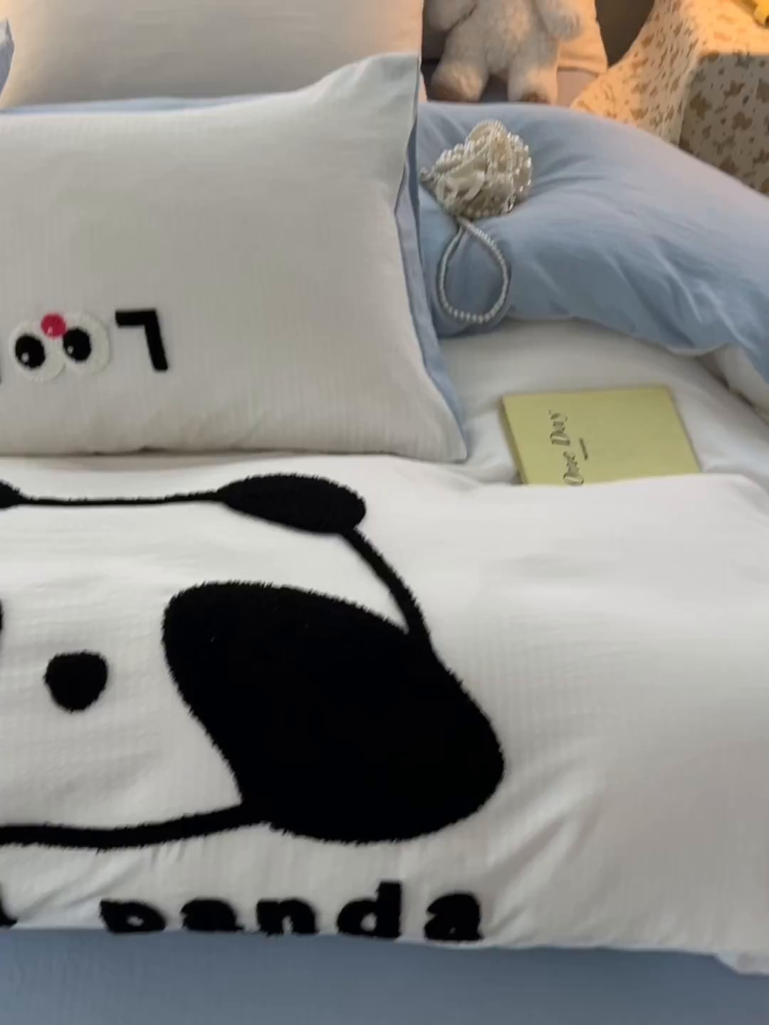 91家纺网 家纺一手货源 找家纺 多乐家纺 2025新款超柔加厚有氧提花针织小竺棉绣花四件套(提供买家秀） 大脸猫-白蓝