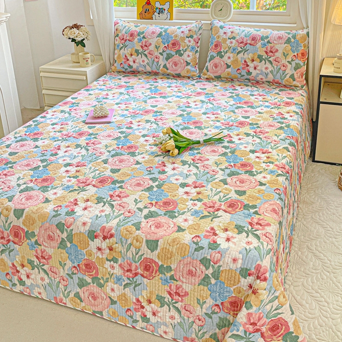 91家纺网 家纺一手货源 找家纺 羽爱家纺 2025新款A类13372全棉印花砂洗床盖套件 满溪