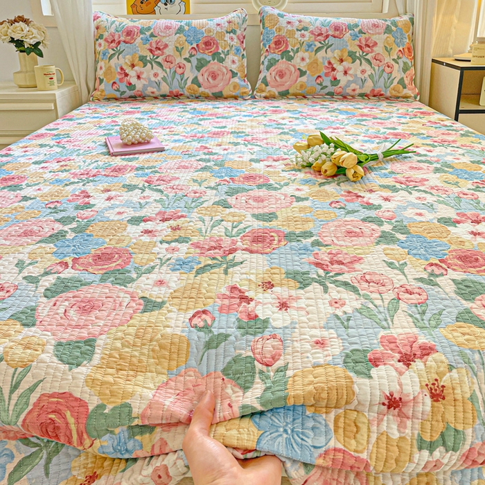 91家纺网 家纺一手货源 找家纺 羽爱家纺 2025新款A类13372全棉印花砂洗床盖套件 满溪