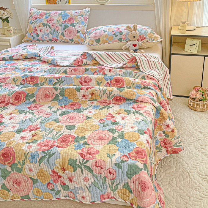 91家纺网 家纺一手货源 找家纺 羽爱家纺 2025新款A类13372全棉印花砂洗床盖套件 满溪