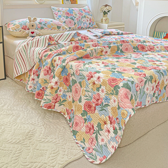 91家纺网 家纺一手货源 找家纺 羽爱家纺 2025新款A类13372全棉印花砂洗床盖套件 满溪