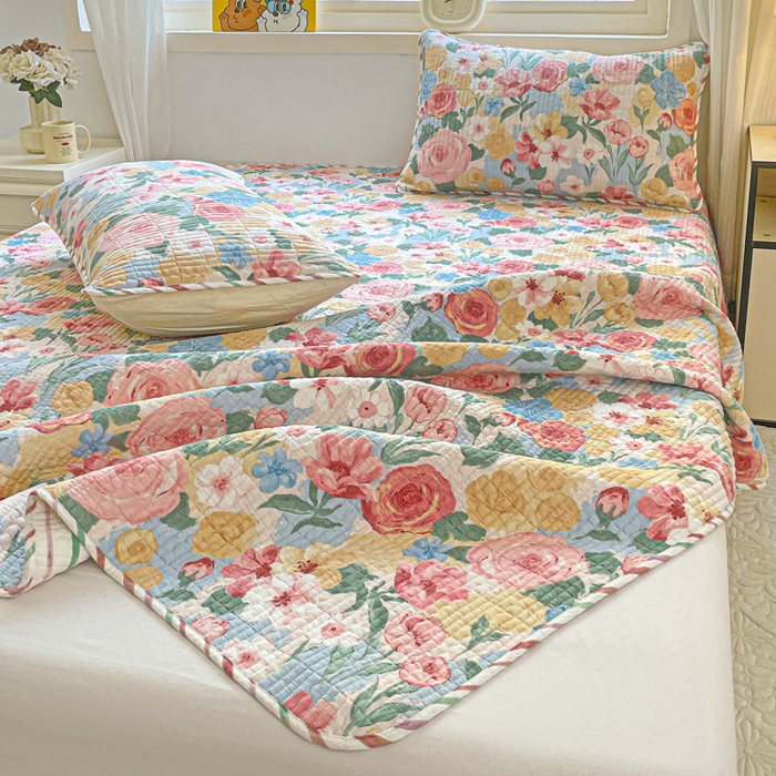 91家纺网 家纺一手货源 找家纺 羽爱家纺 2025新款A类13372全棉印花砂洗床盖套件 满溪