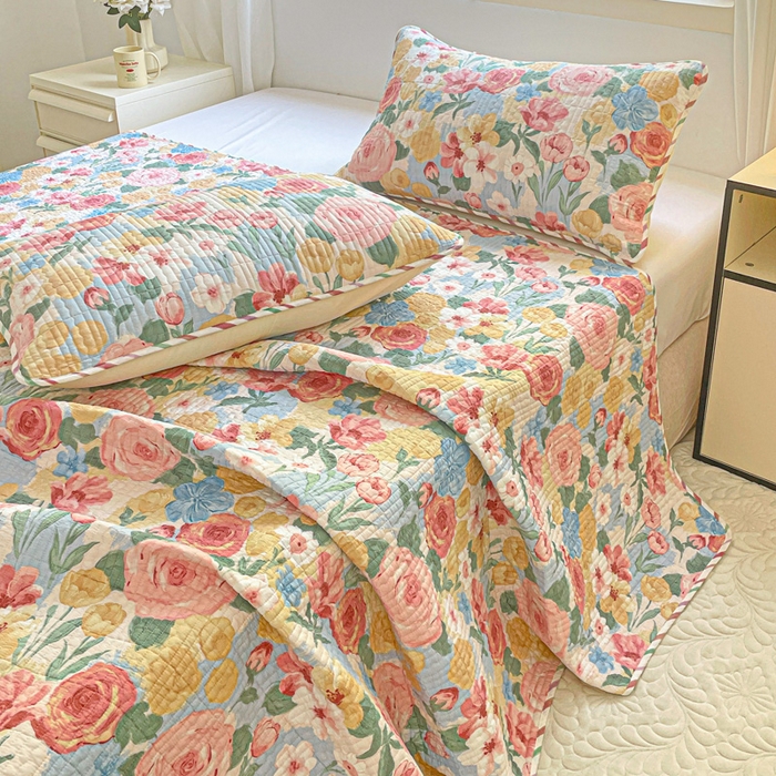 91家纺网 家纺一手货源 找家纺 羽爱家纺 2025新款A类13372全棉印花砂洗床盖套件 满溪