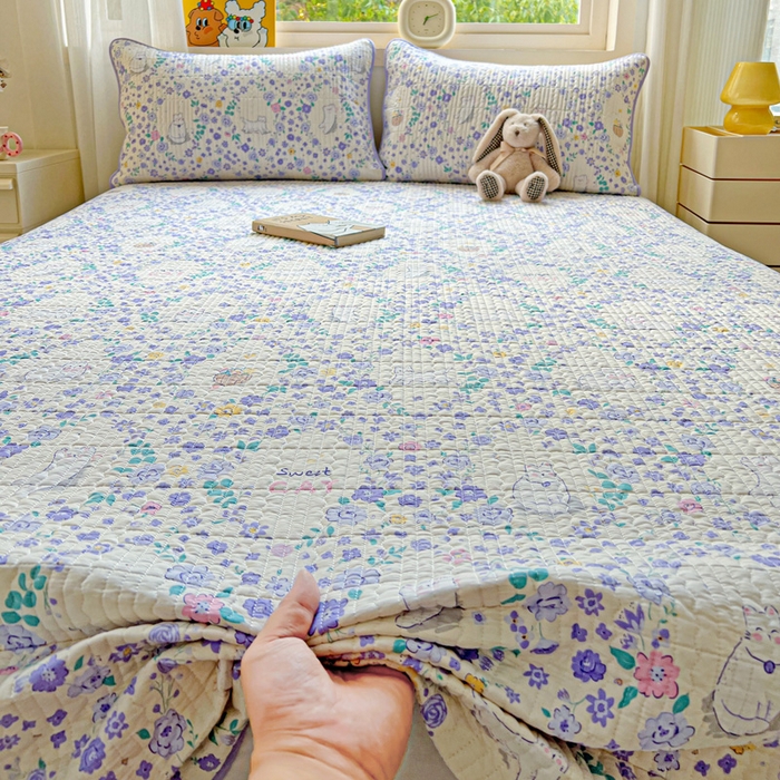 91家纺网 家纺一手货源 找家纺 羽爱家纺 2025新款A类13372全棉印花砂洗床盖套件 田园猫