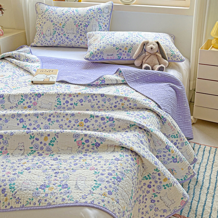 91家纺网 家纺一手货源 找家纺 羽爱家纺 2025新款A类13372全棉印花砂洗床盖套件 田园猫