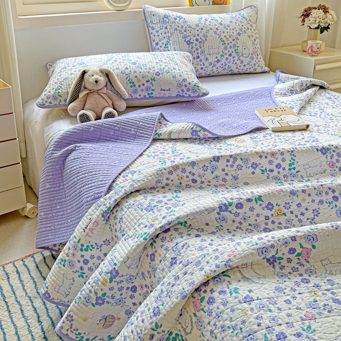 91家纺网 家纺一手货源 找家纺 羽爱家纺 2025新款A类13372全棉印花砂洗床盖套件 田园猫