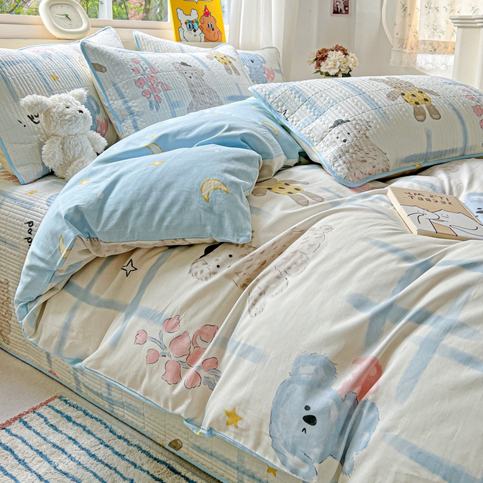 91家纺网 家纺一手货源 找家纺 羽爱家纺 2025新款A类13372全棉印花砂洗床盖套件 玩偶派对