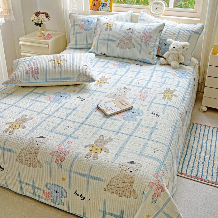 91家纺网 家纺一手货源 找家纺 羽爱家纺 2025新款A类13372全棉印花砂洗床盖套件 玩偶派对