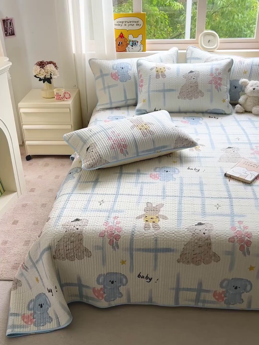 91家纺网 家纺一手货源 找家纺 羽爱家纺 2025新款A类13372全棉印花砂洗床盖套件 玩偶派对