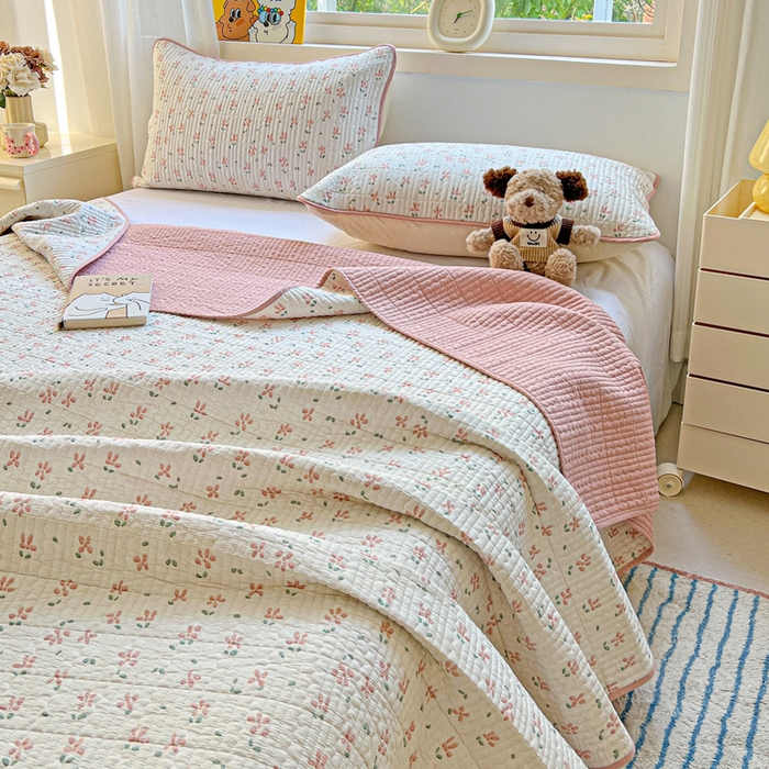 91家纺网 家纺一手货源 找家纺 羽爱家纺 2025新款A类13372全棉印花砂洗床盖套件 雾漫漫