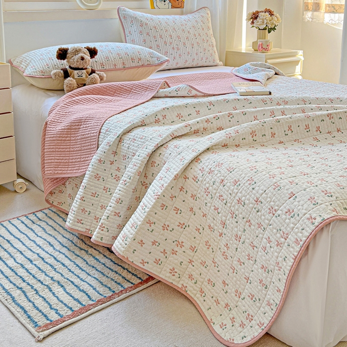 91家纺网 家纺一手货源 找家纺 羽爱家纺 2025新款A类13372全棉印花砂洗床盖套件 雾漫漫