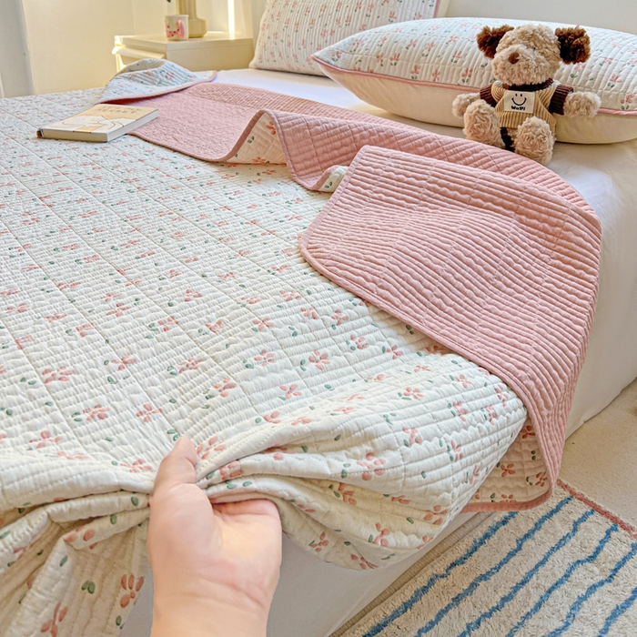 91家纺网 家纺一手货源 找家纺 羽爱家纺 2025新款A类13372全棉印花砂洗床盖套件 雾漫漫