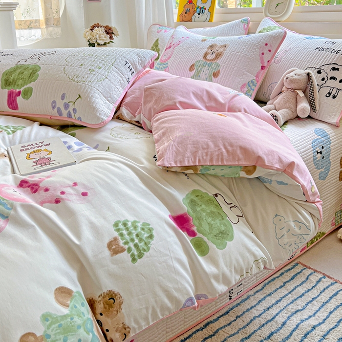 91家纺网 家纺一手货源 找家纺 羽爱家纺 2025新款A类13372全棉印花砂洗床盖套件 小甜豆