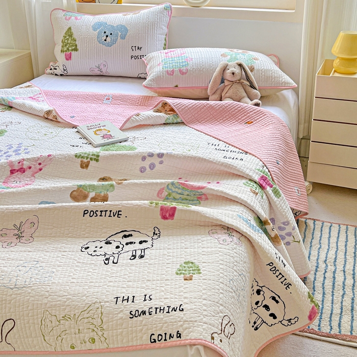 91家纺网 家纺一手货源 找家纺 羽爱家纺 2025新款A类13372全棉印花砂洗床盖套件 小甜豆