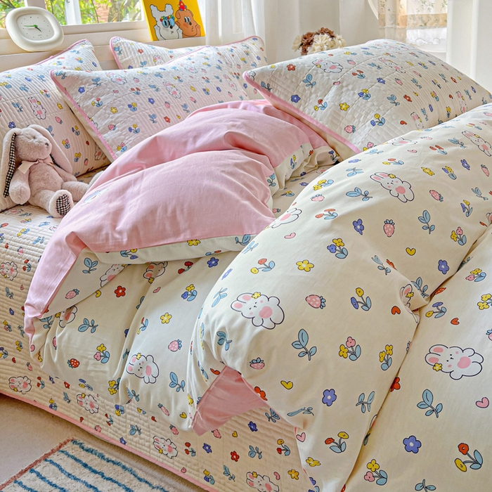 91家纺网 家纺一手货源 找家纺 羽爱家纺 2025新款A类13372全棉印花砂洗床盖套件 小甜心