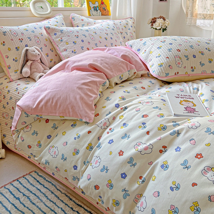 91家纺网 家纺一手货源 找家纺 羽爱家纺 2025新款A类13372全棉印花砂洗床盖套件 小甜心