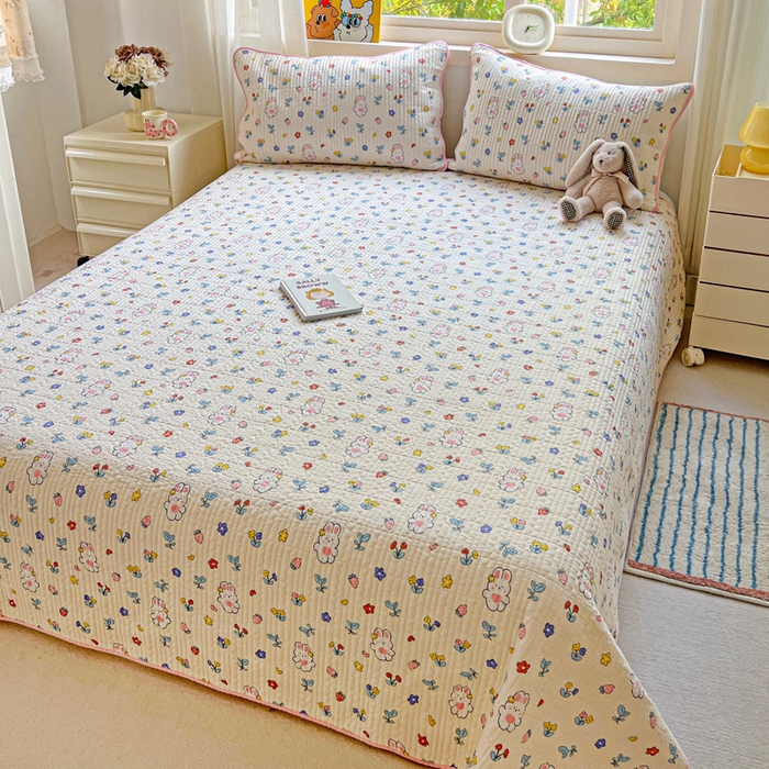 91家纺网 家纺一手货源 找家纺 羽爱家纺 2025新款A类13372全棉印花砂洗床盖套件 小甜心