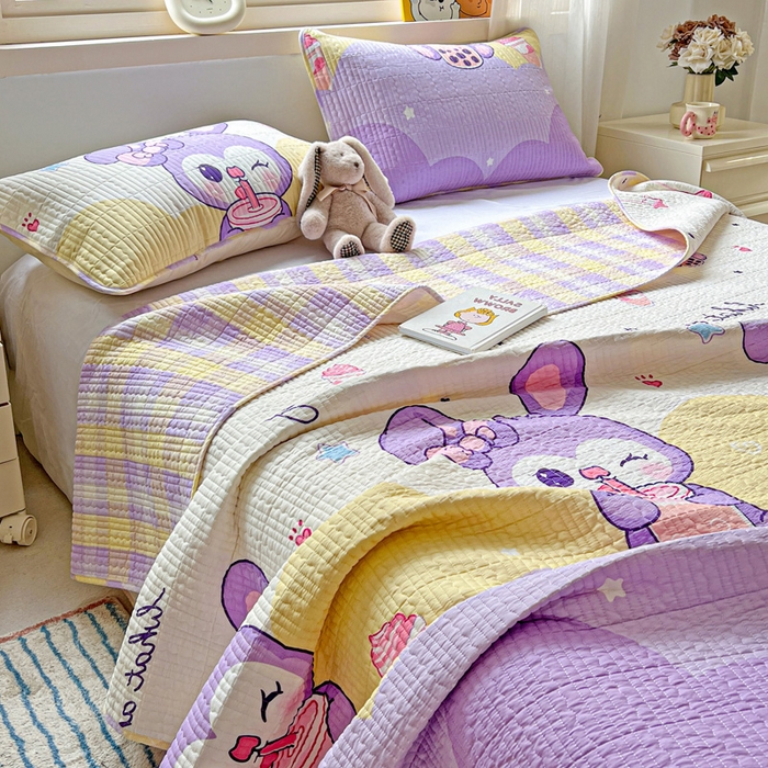 91家纺网 家纺一手货源 找家纺 羽爱家纺 2025新款A类13372全棉印花砂洗床盖套件 小兔兔