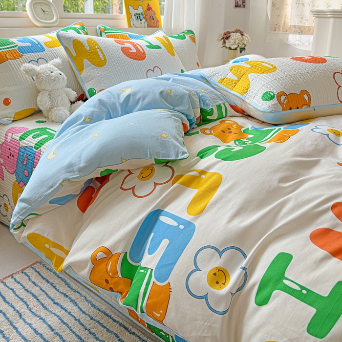 91家纺网 家纺一手货源 找家纺 羽爱家纺 2025新款A类13372全棉印花砂洗床盖套件 笑脸花花