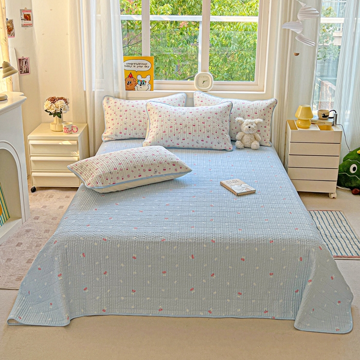 91家纺网 家纺一手货源 找家纺 羽爱家纺 2025新款A类13372全棉印花砂洗床盖套件 樱桃园