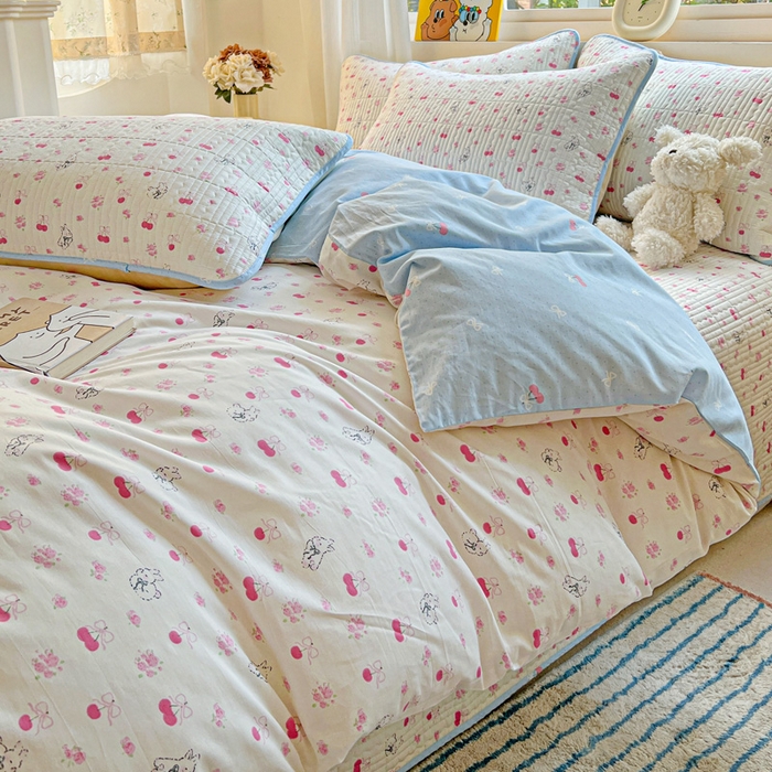 91家纺网 家纺一手货源 找家纺 羽爱家纺 2025新款A类13372全棉印花砂洗床盖套件 樱桃园
