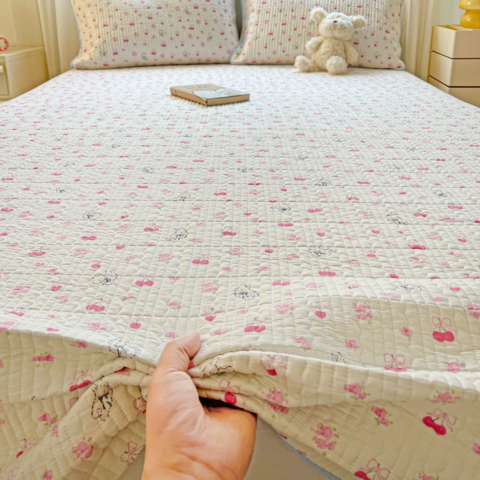 91家纺网 家纺一手货源 找家纺 羽爱家纺 2025新款A类13372全棉印花砂洗床盖套件 樱桃园