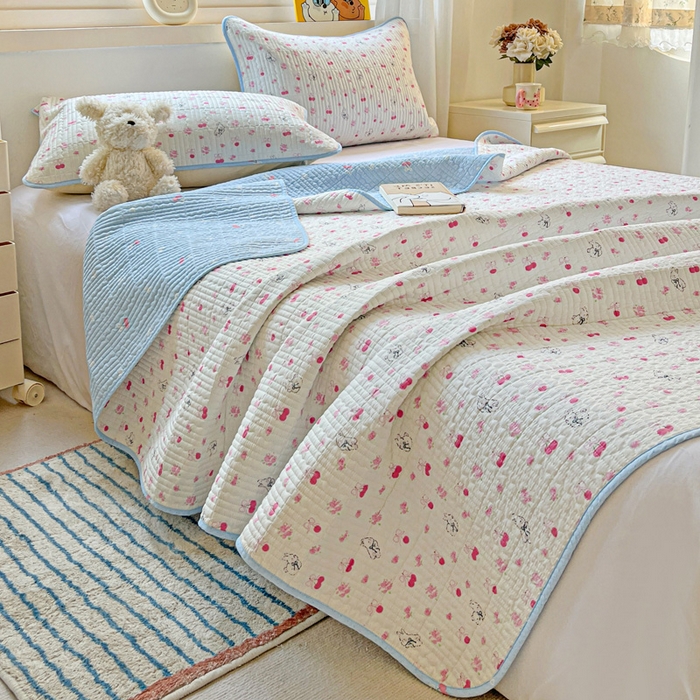 91家纺网 家纺一手货源 找家纺 羽爱家纺 2025新款A类13372全棉印花砂洗床盖套件 樱桃园