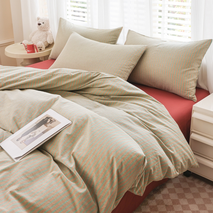 91家纺网 家纺一手货源 找家纺 柠萌家居 2025年新款色织条纹水洗棉全棉四件套 驼红条