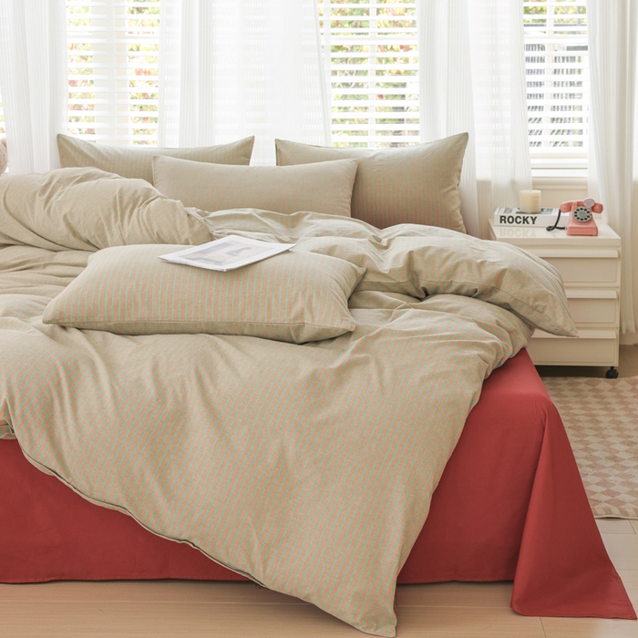 91家纺网 家纺一手货源 找家纺 柠萌家居 2025年新款色织条纹水洗棉全棉四件套 驼红条