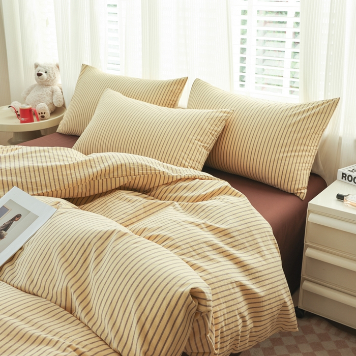 91家纺网 家纺一手货源 找家纺 柠萌家居 2025年新款色织条纹水洗棉全棉四件套 黄咖条